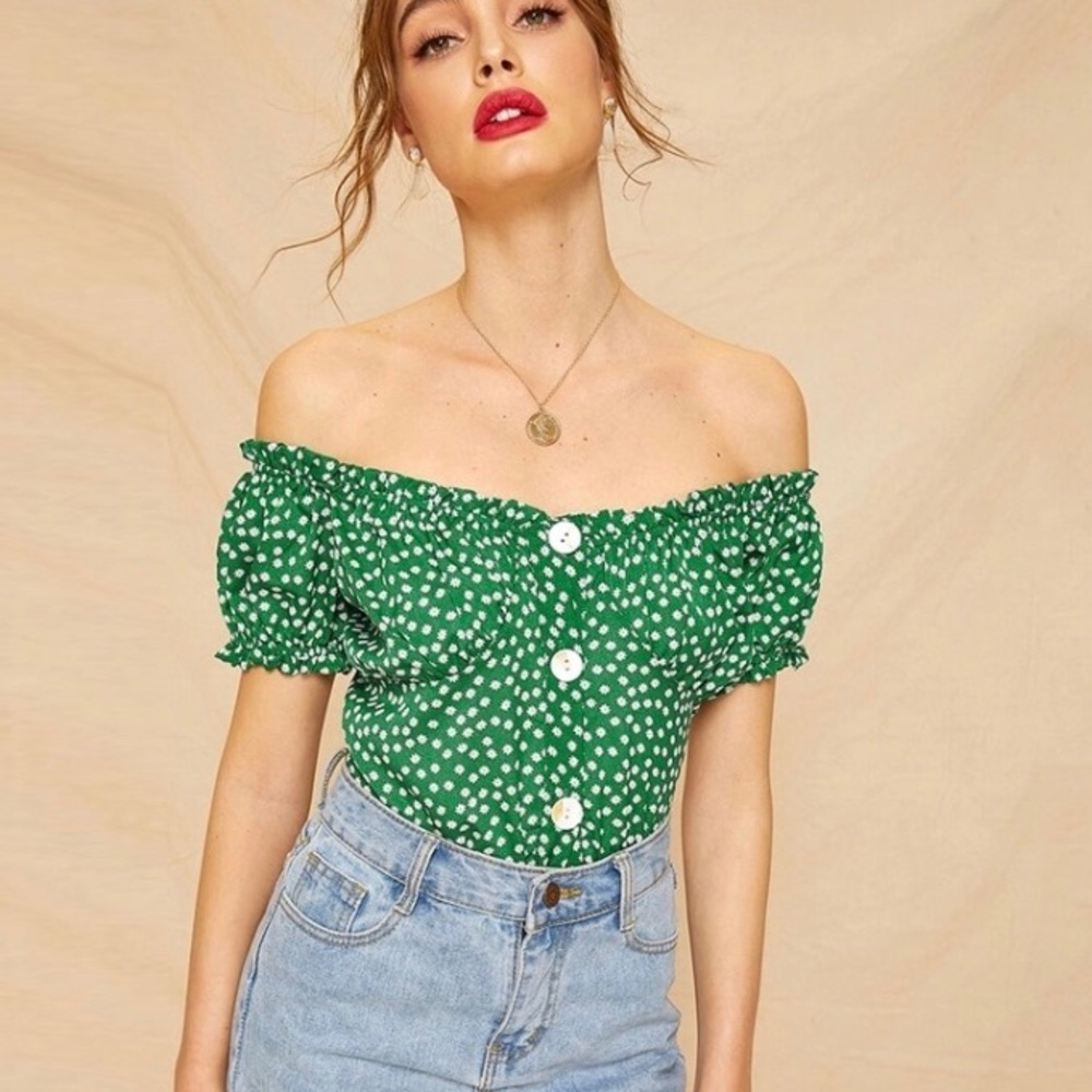 LAST ONE Off the shoulder green polka dot crop top - Picture 1 of 3